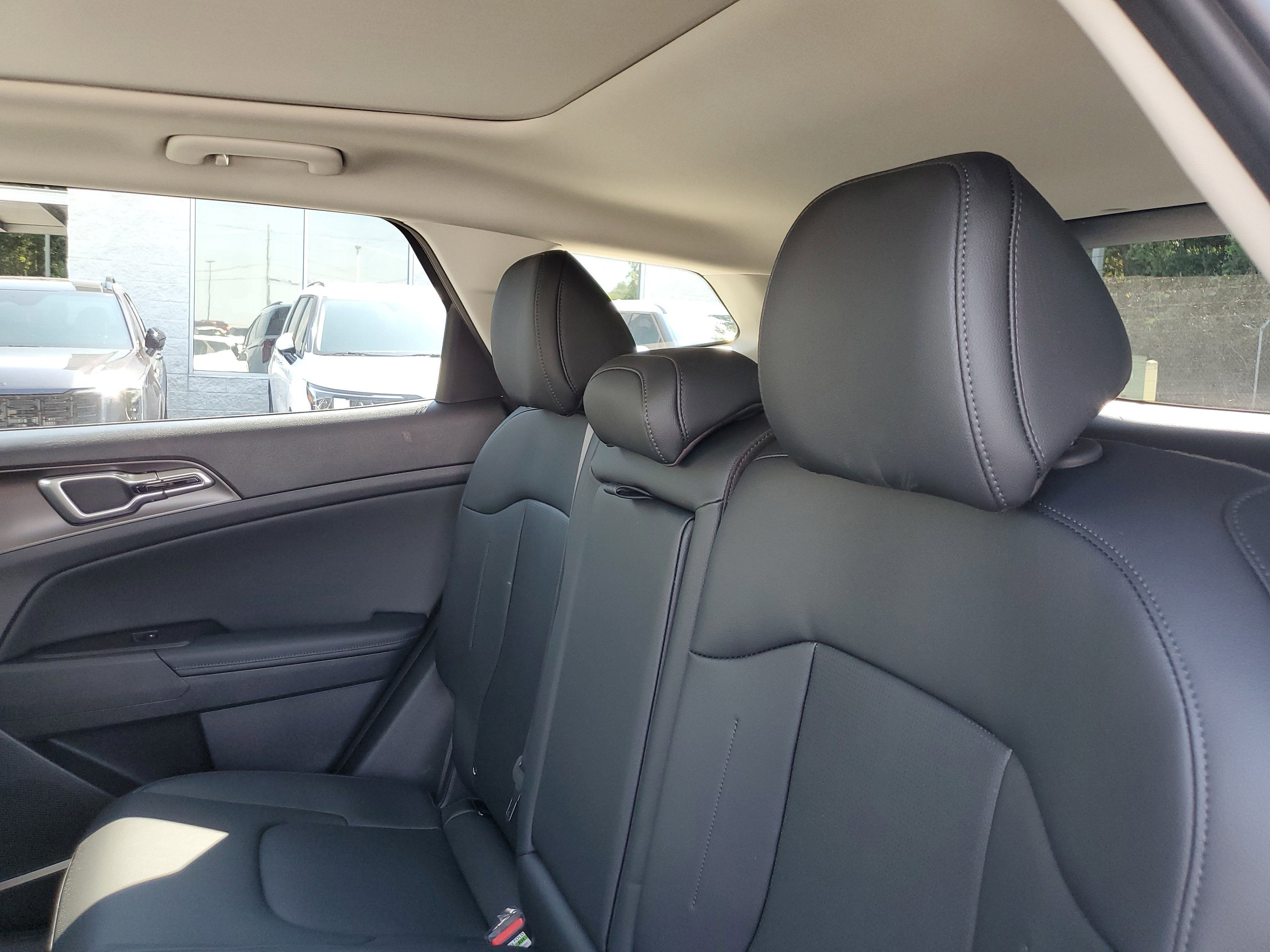 New 2026 Kia Sportage EX w/ EX Panoramic Sunroof Package image 9