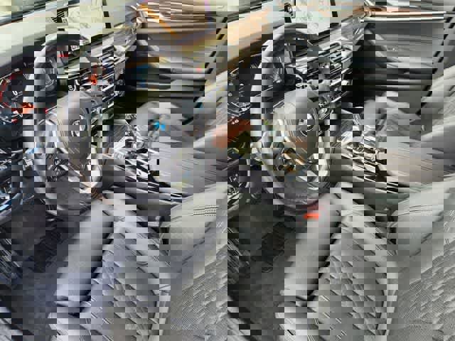 Used 2021 BMW 530i xDrive w/ Convenience Package image 2