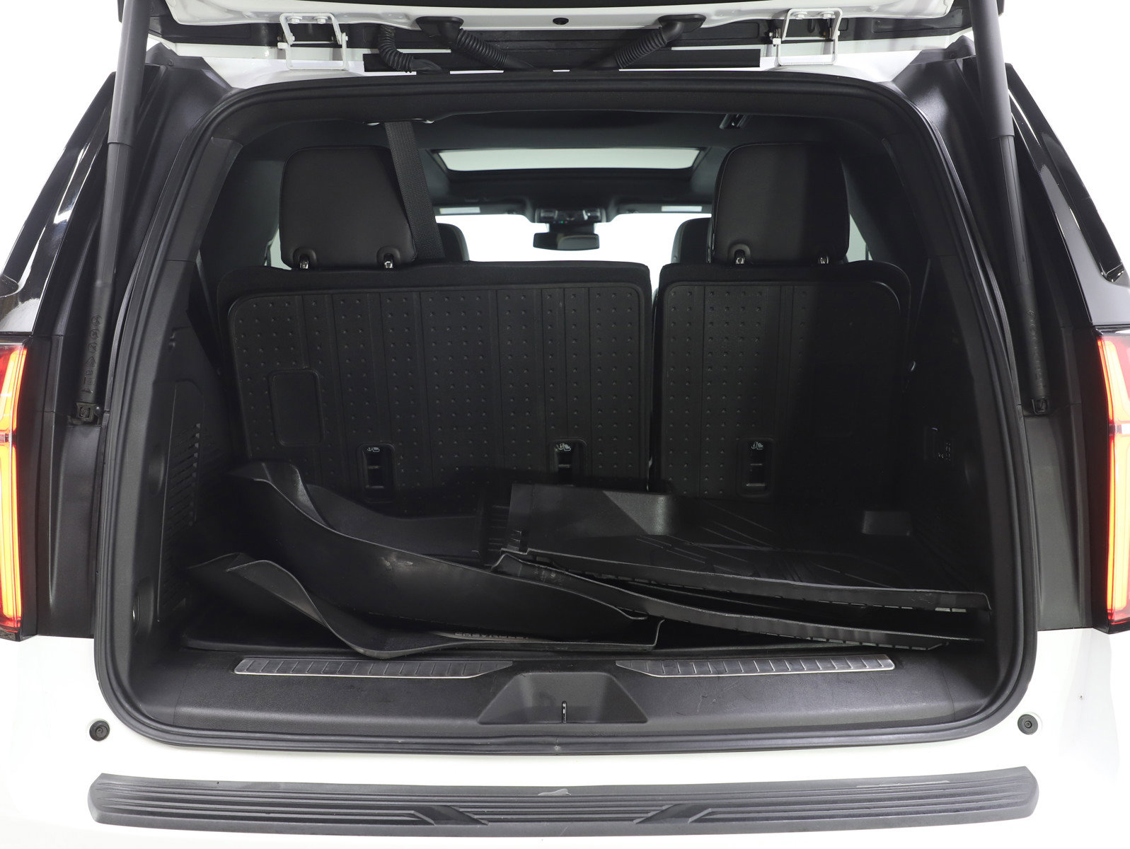 Used 2023 Chevrolet Tahoe Premier w/ Max Trailering Package image 9