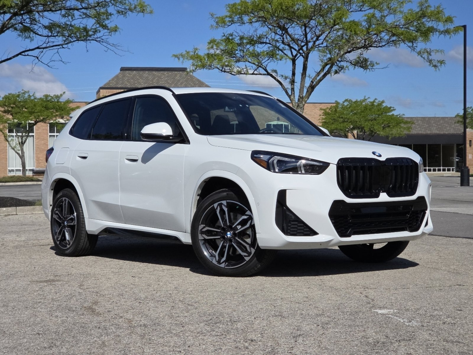 Used 2025 BMW X1 xDrive28i w/ Premium Package AWD/4WD video 2