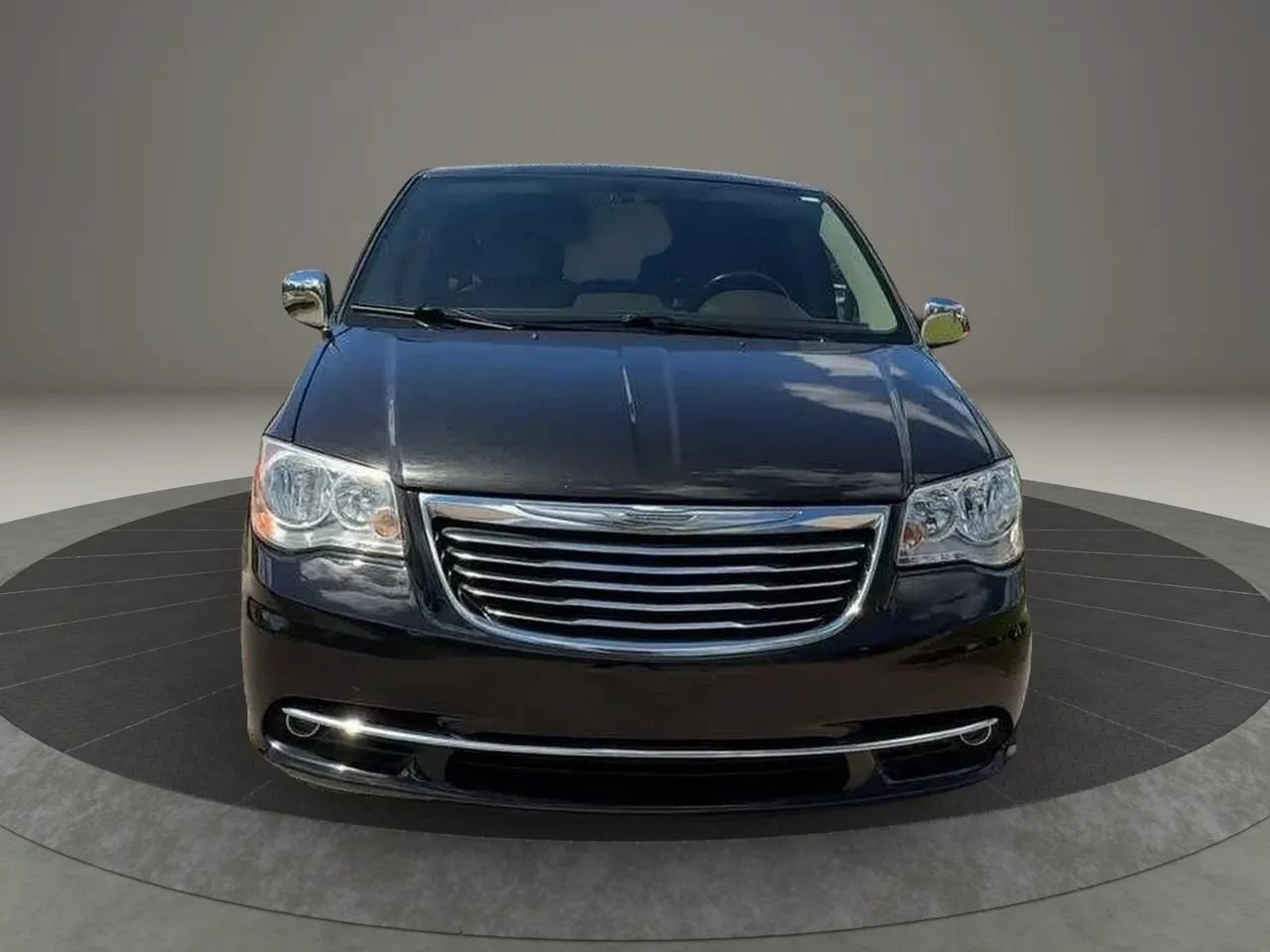 Used 2014 Chrysler Town & Country Touring-L w/ Driver Convenience Group FWD image 2