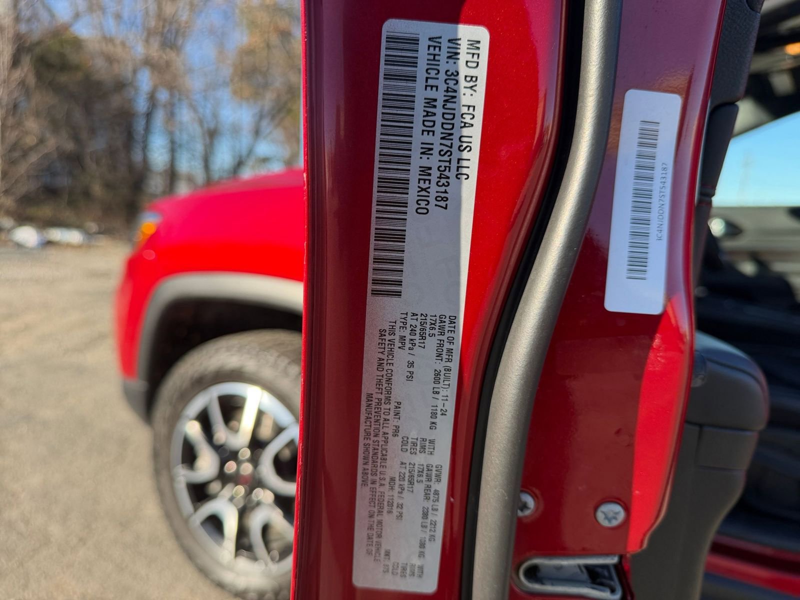 Used 2025 Jeep Compass Trailhawk image 28