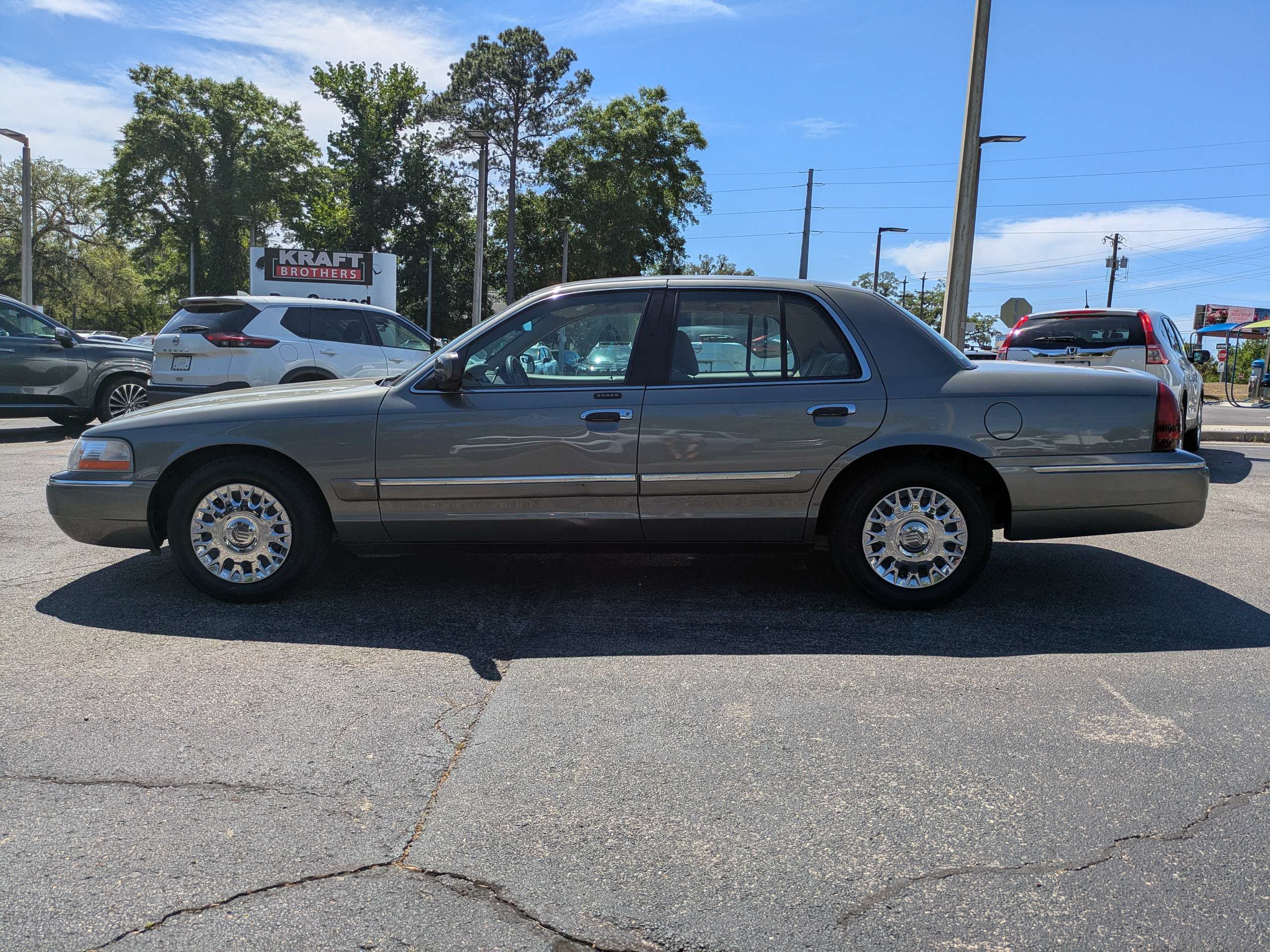 Used 2003 Mercury Grand Marquis GS RWD image 7