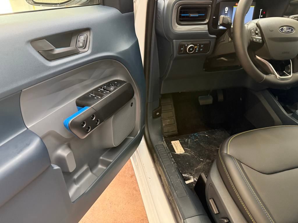 New 2025 Ford Maverick Lobo image 12