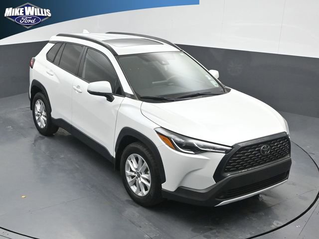 Used 2022 Toyota Corolla Cross LE image 9