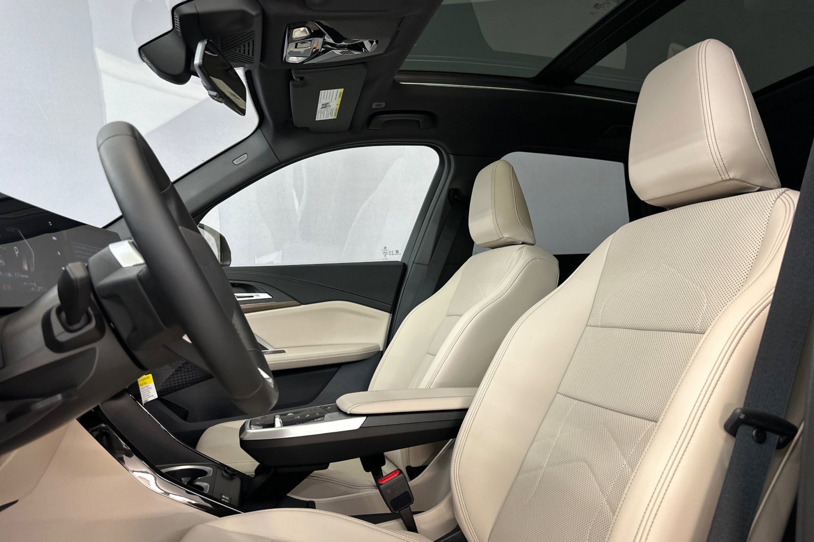 Used 2025 BMW X1 xDrive28i w/ Convenience Package image 5