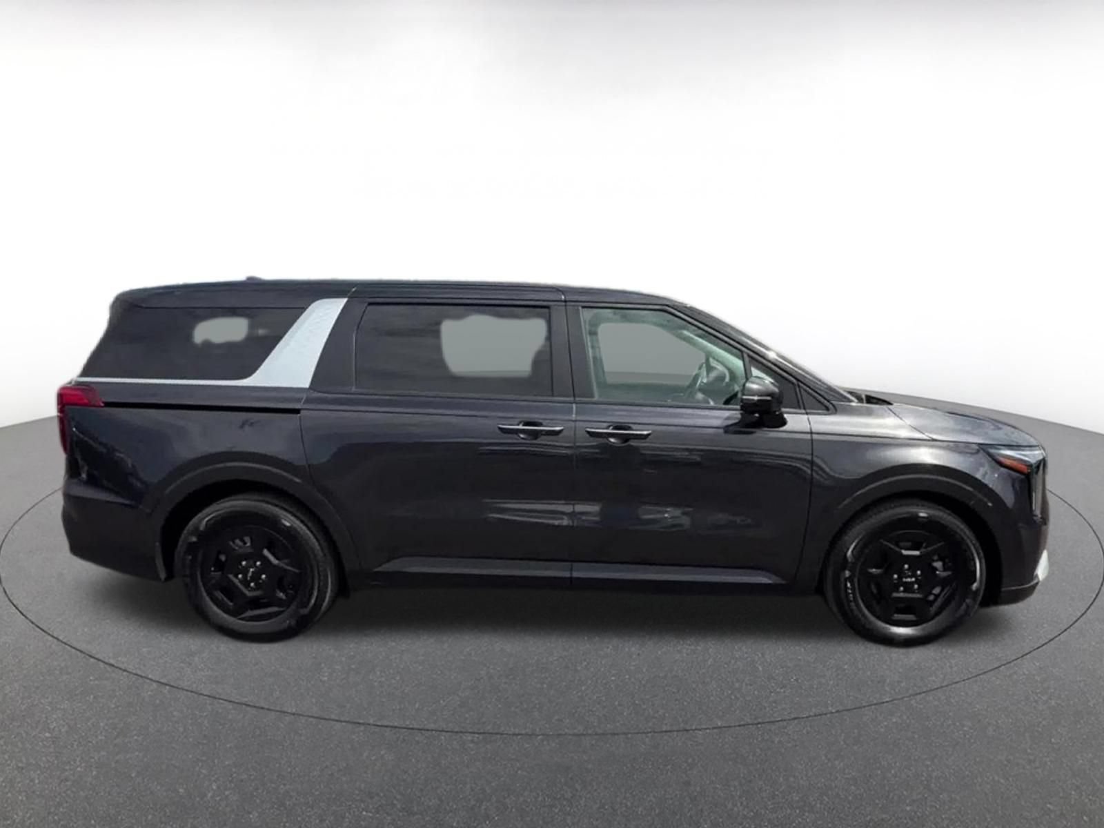 Used 2026 Kia Carnival FWD image 16