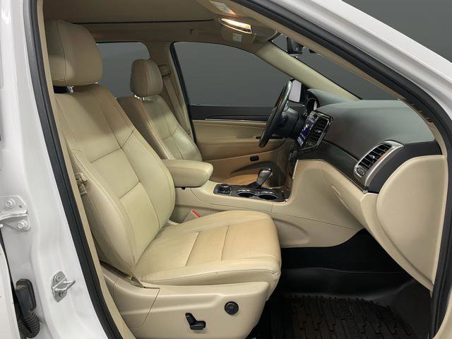 Used 2021 Jeep Grand Cherokee Limited w/ Luxury Group II image 33