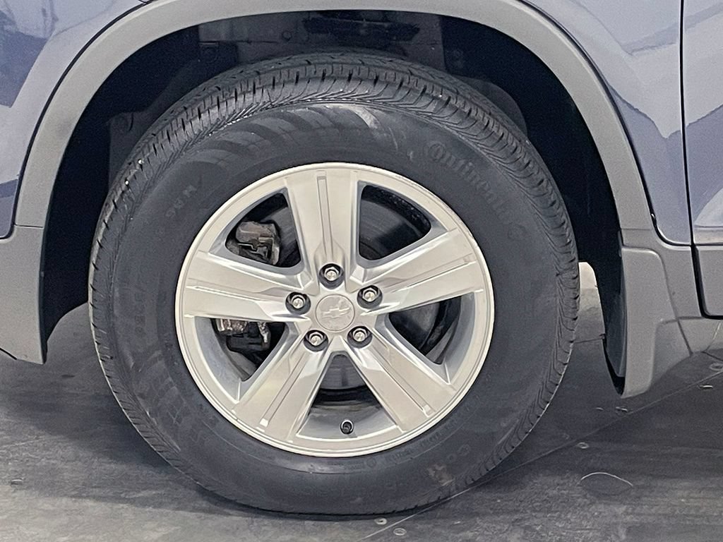 Used 2018 Chevrolet Trax LT w/ LT Convenience Package AWD/4WD image 16