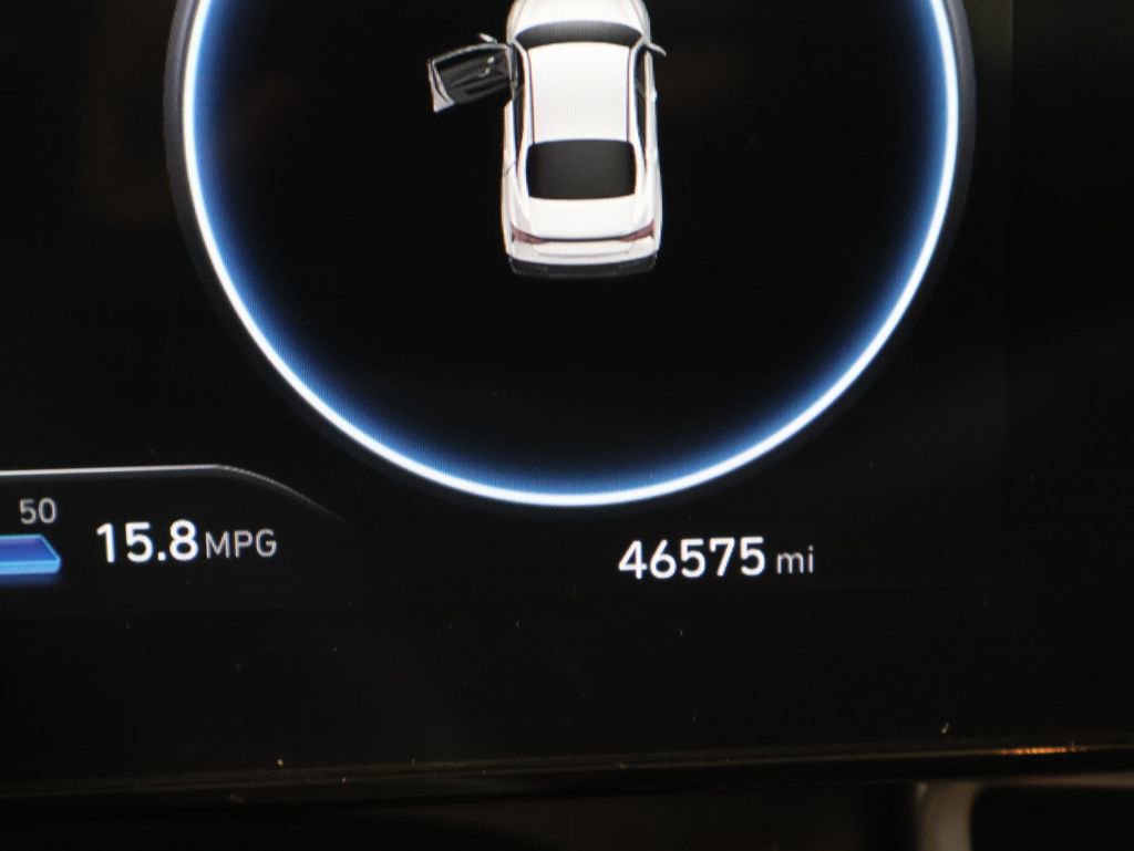 Used 2024 Hyundai Elantra Limited image 40