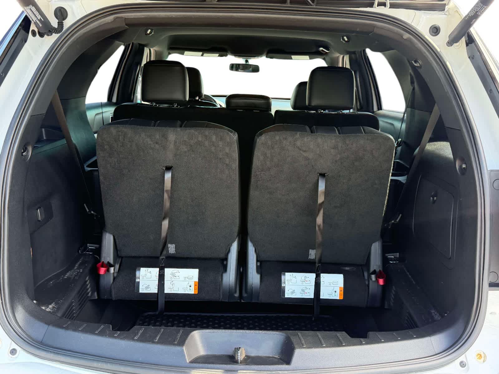 Used 2017 Ford Explorer XLT w/ Equipment Group 202A AWD/4WD image 6