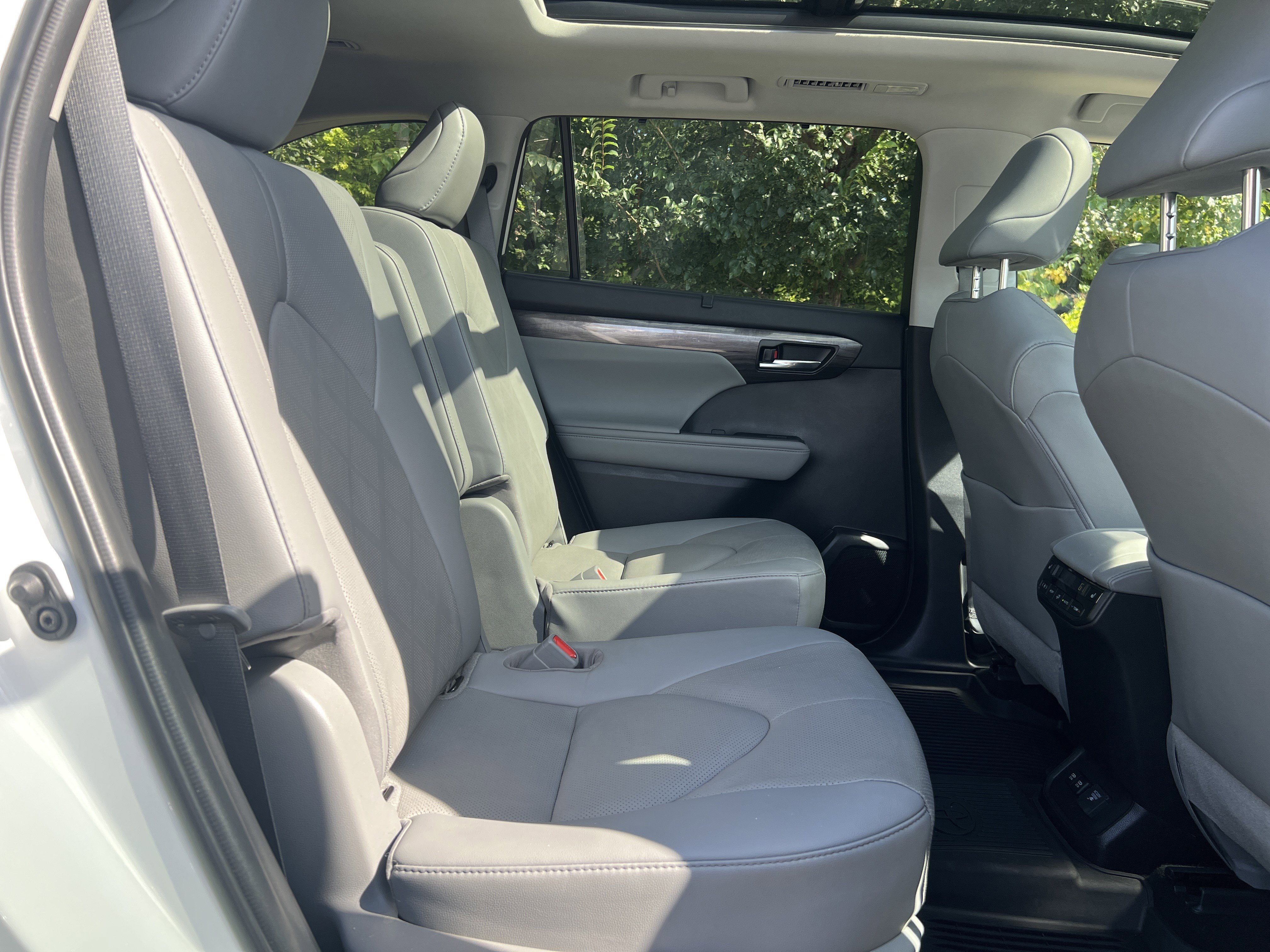 Used 2021 Toyota Highlander Platinum image 27