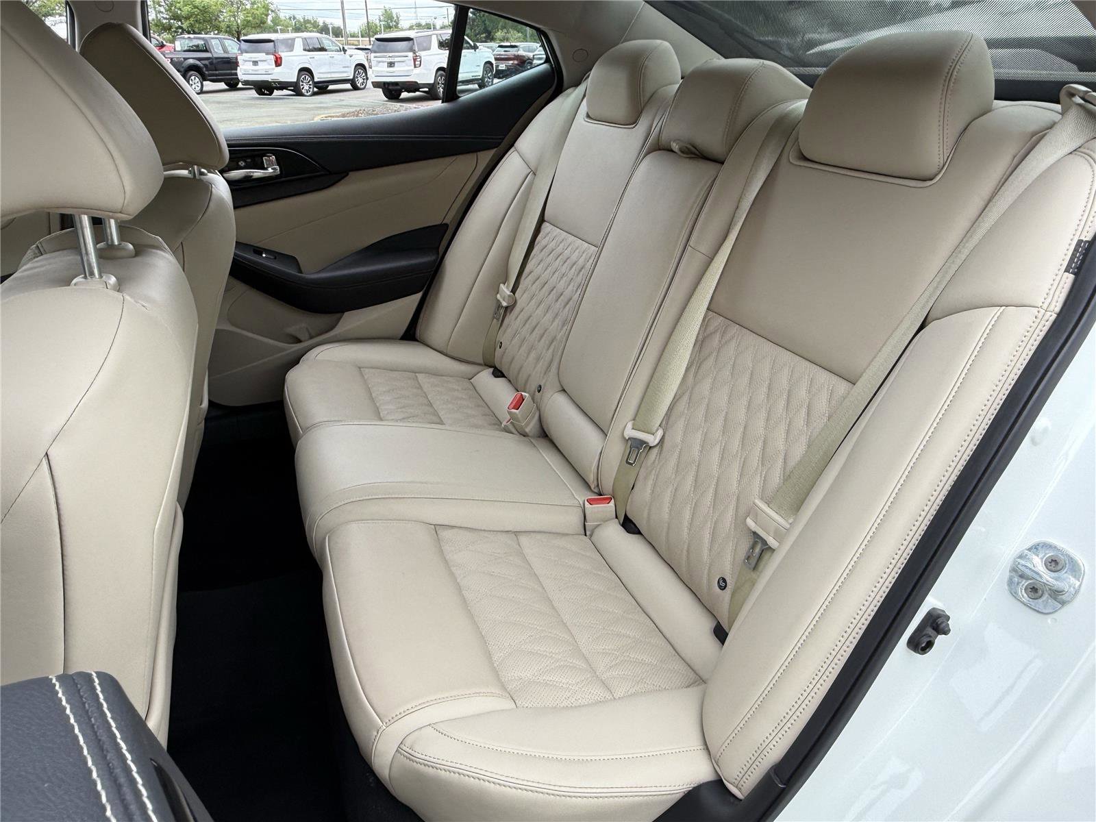 Used 2023 Nissan Maxima Platinum w/ Sport Mat Group FWD image 18