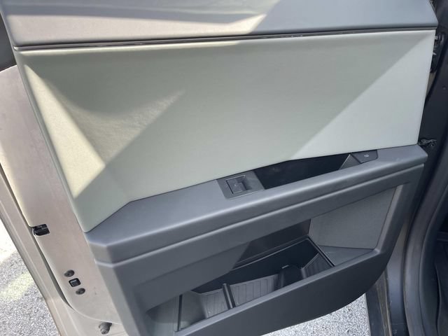 Used 2024 Tesla Cybertruck AWD Crew Cab image 19