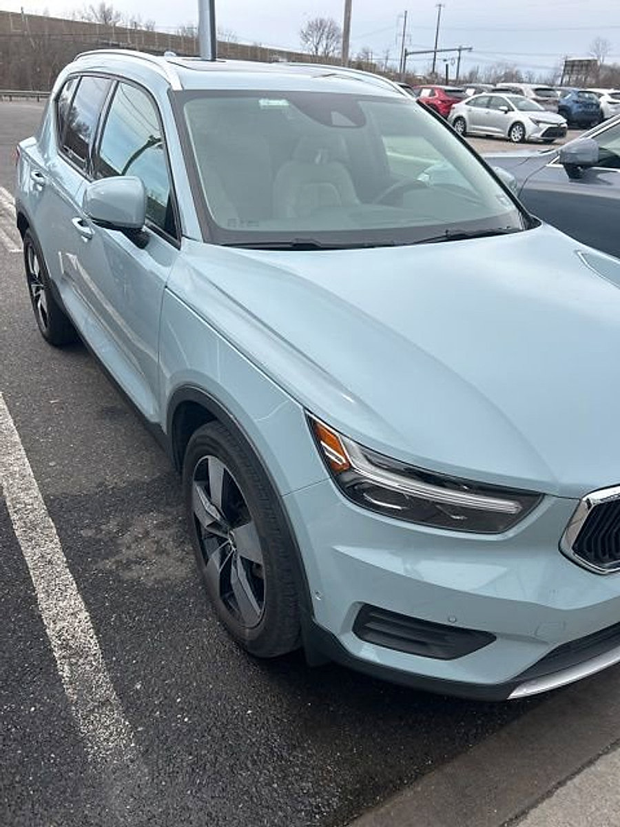 Used 2019 Volvo XC40 T5 Momentum image 11