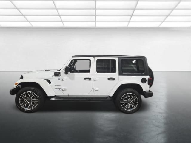 Used 2023 Jeep Wrangler Unlimited Sahara w/ Cold Weather Group AWD/4WD image 8