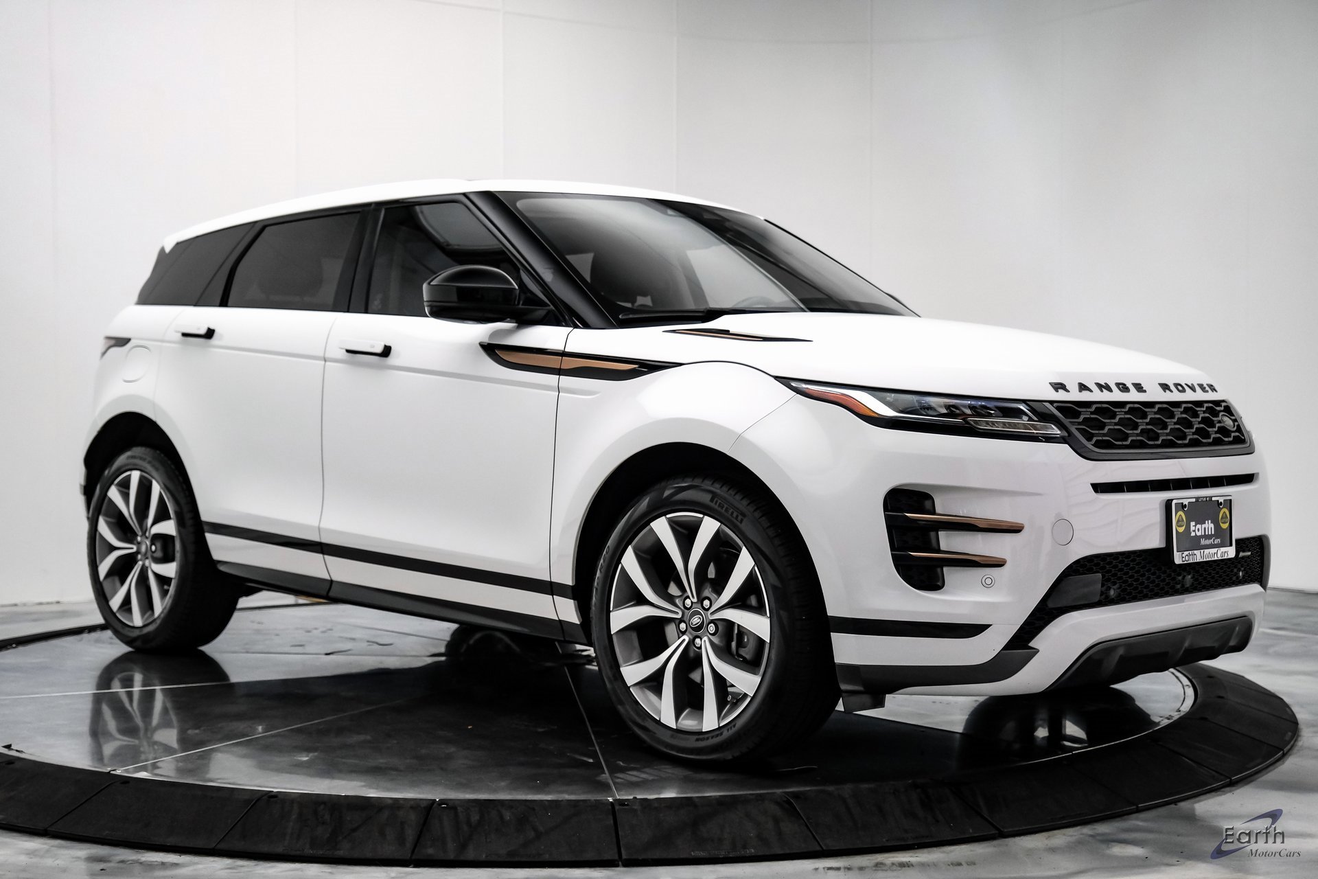 Used 2023 Land Rover Range Rover Evoque R-Dynamic S image 18