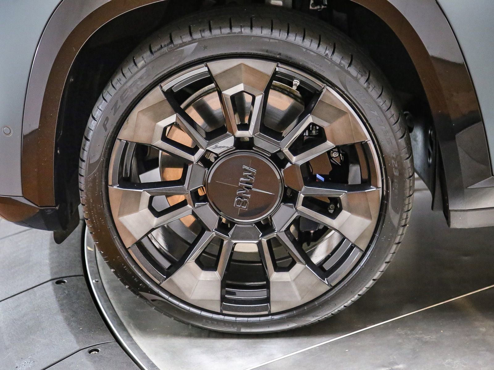 Used 2023 BMW XM AWD/4WD image 12