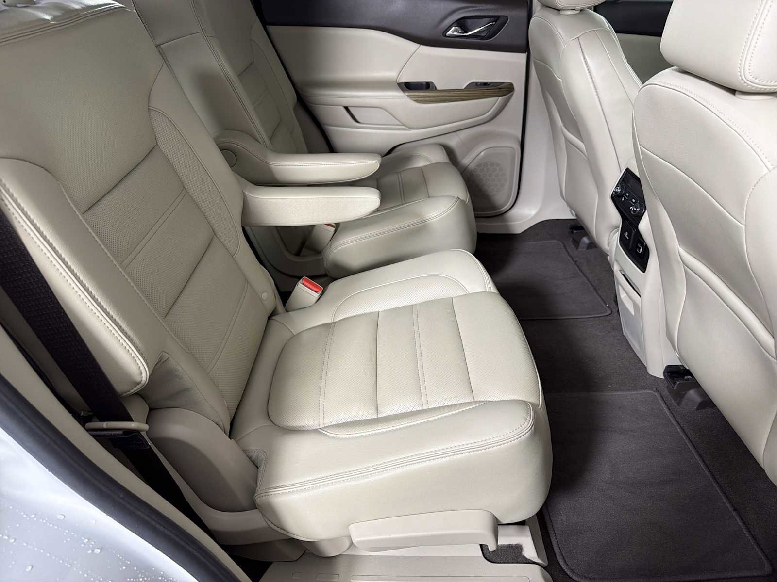 Used 2018 GMC Acadia Denali w/ Technology Package image 13