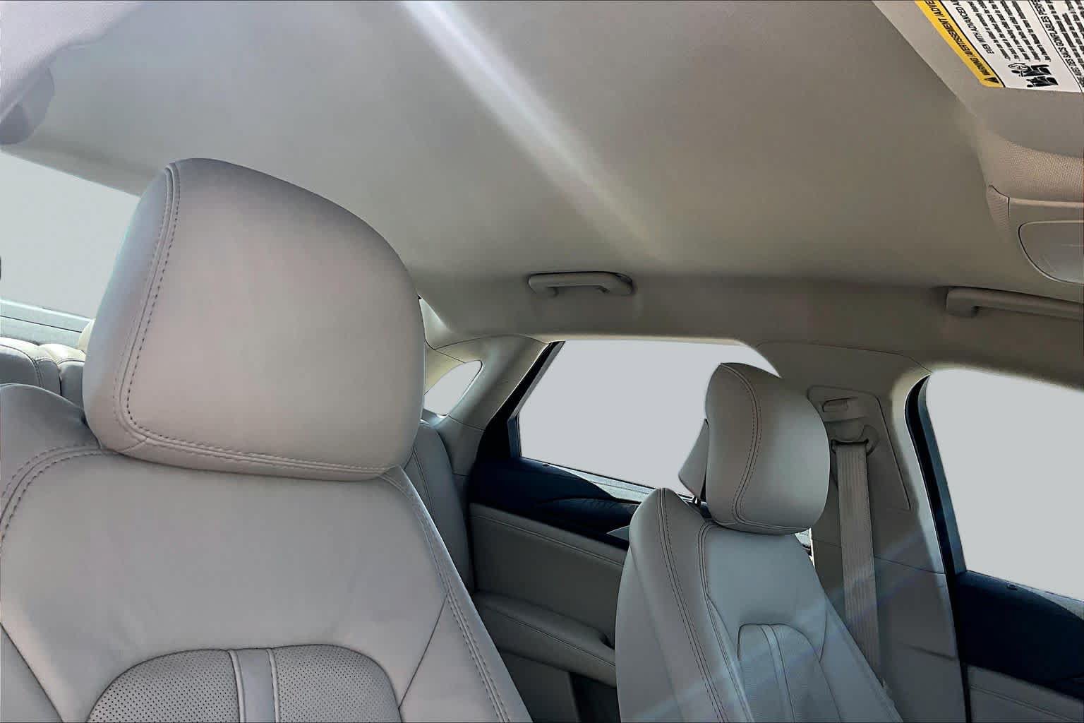 Used 2017 Lincoln MKZ Reserve FWD image 13