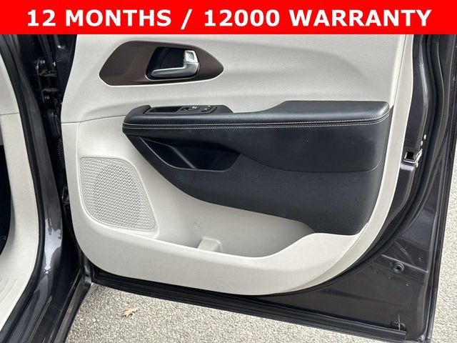 Used 2020 Chrysler Voyager LX w/ Cold Weather Group image 5