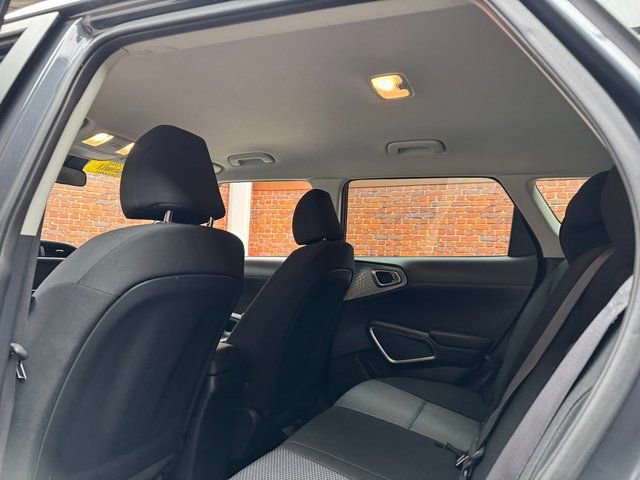 Used 2023 Kia Soul LX w/ LX Technology Package image 25