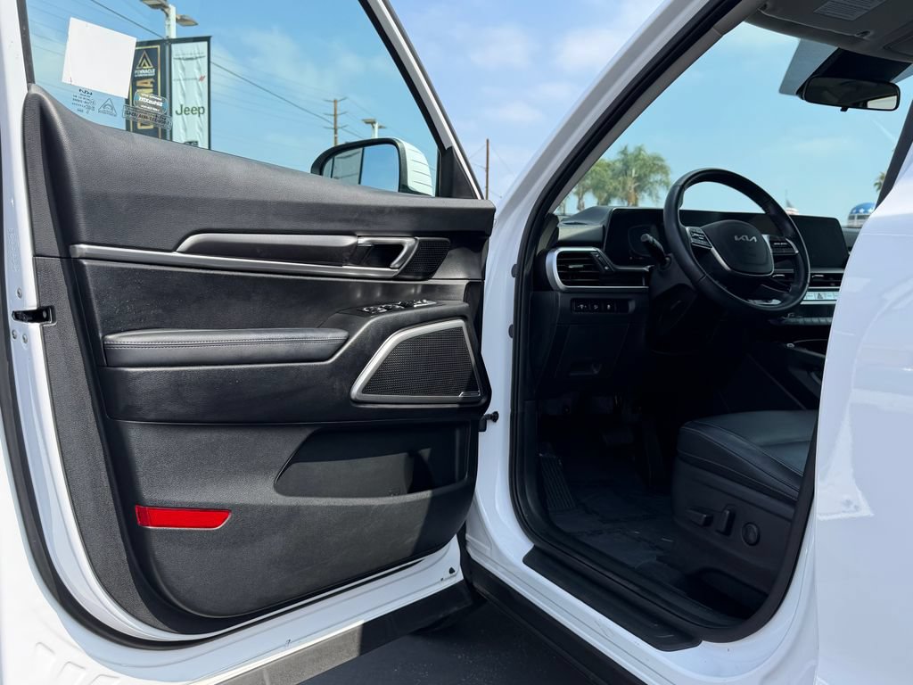 Used 2023 Kia Telluride S w/ S Sunroof Package FWD image 12
