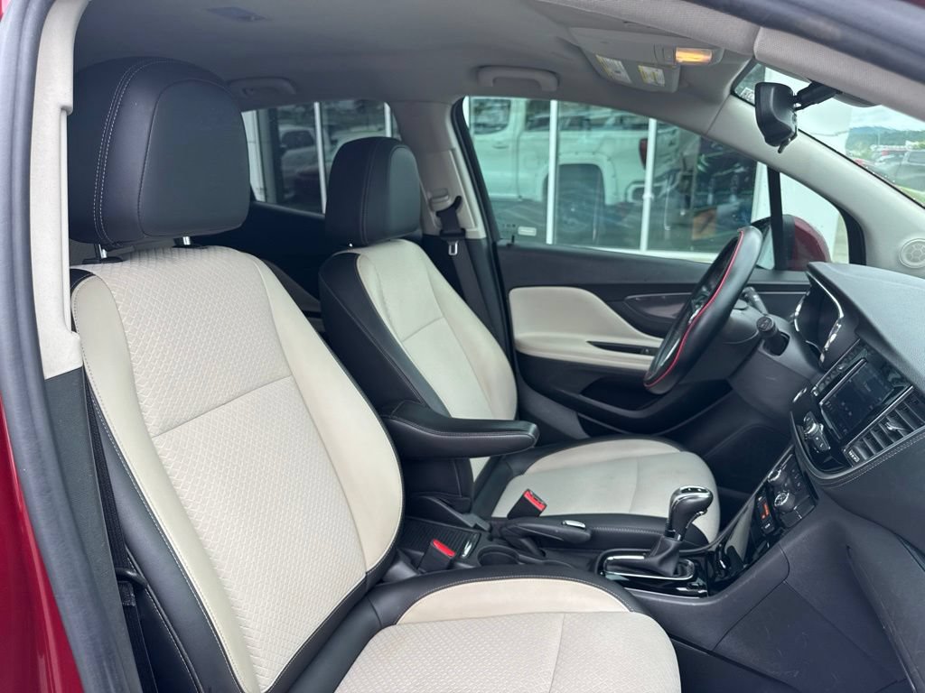 Used 2022 Buick Encore Preferred w/ Safety Package FWD image 18
