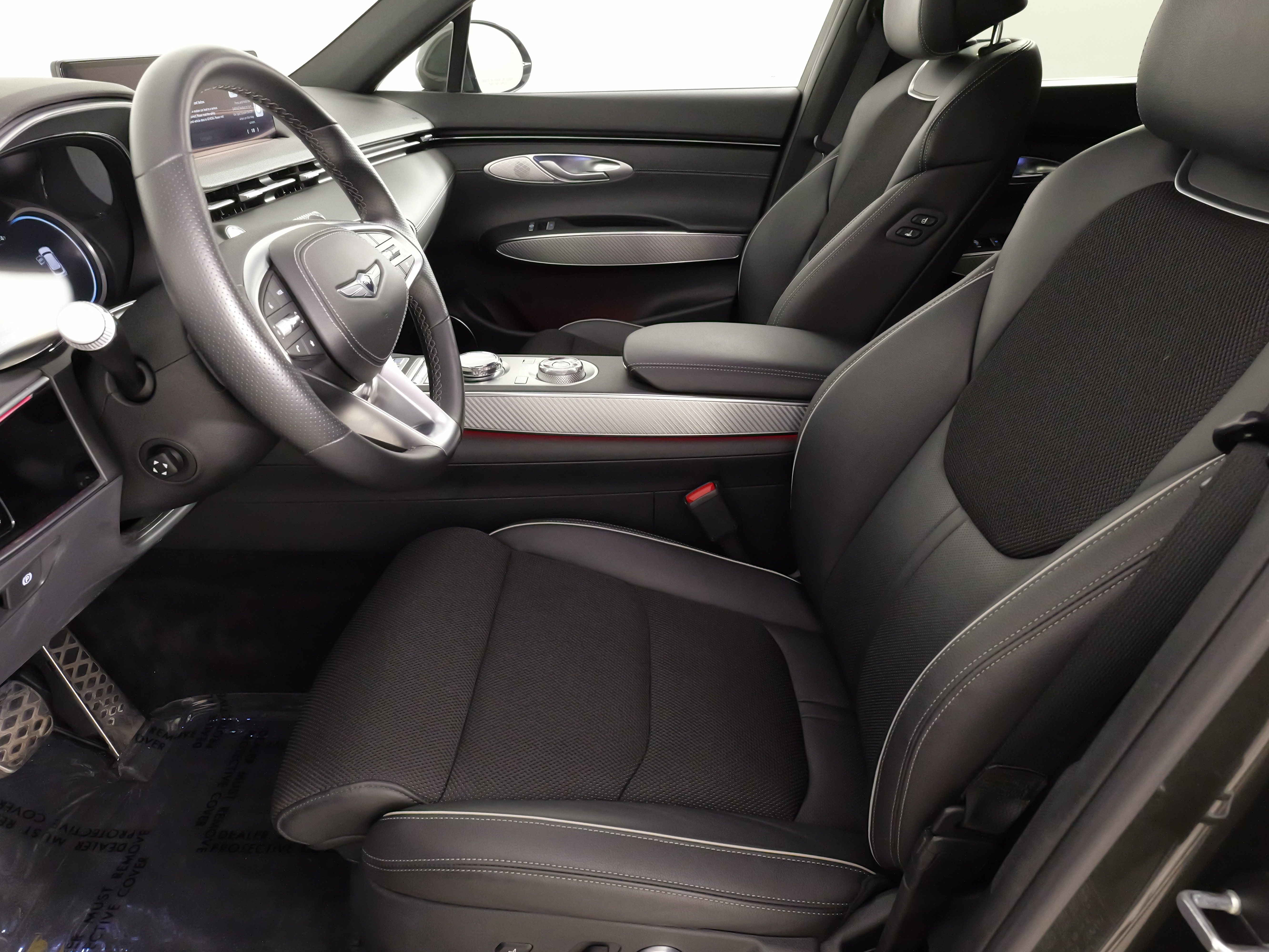 Used 2025 Genesis GV70 3.5T Sport AWD/4WD image 31