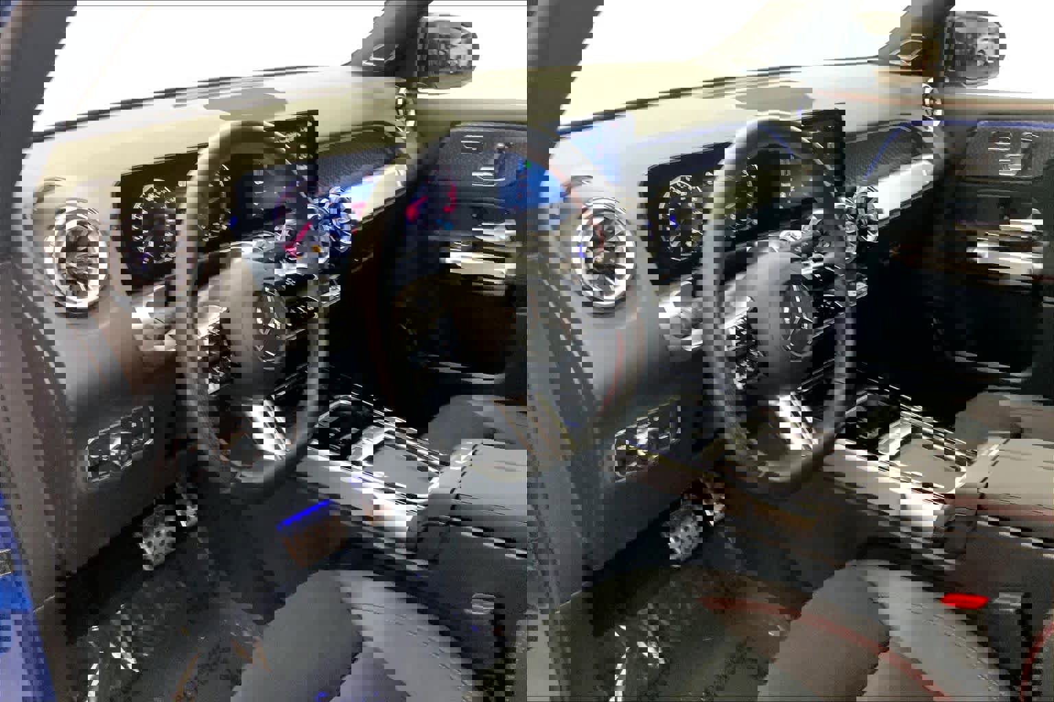 Used 2025 Mercedes-Benz GLB 250 image 20