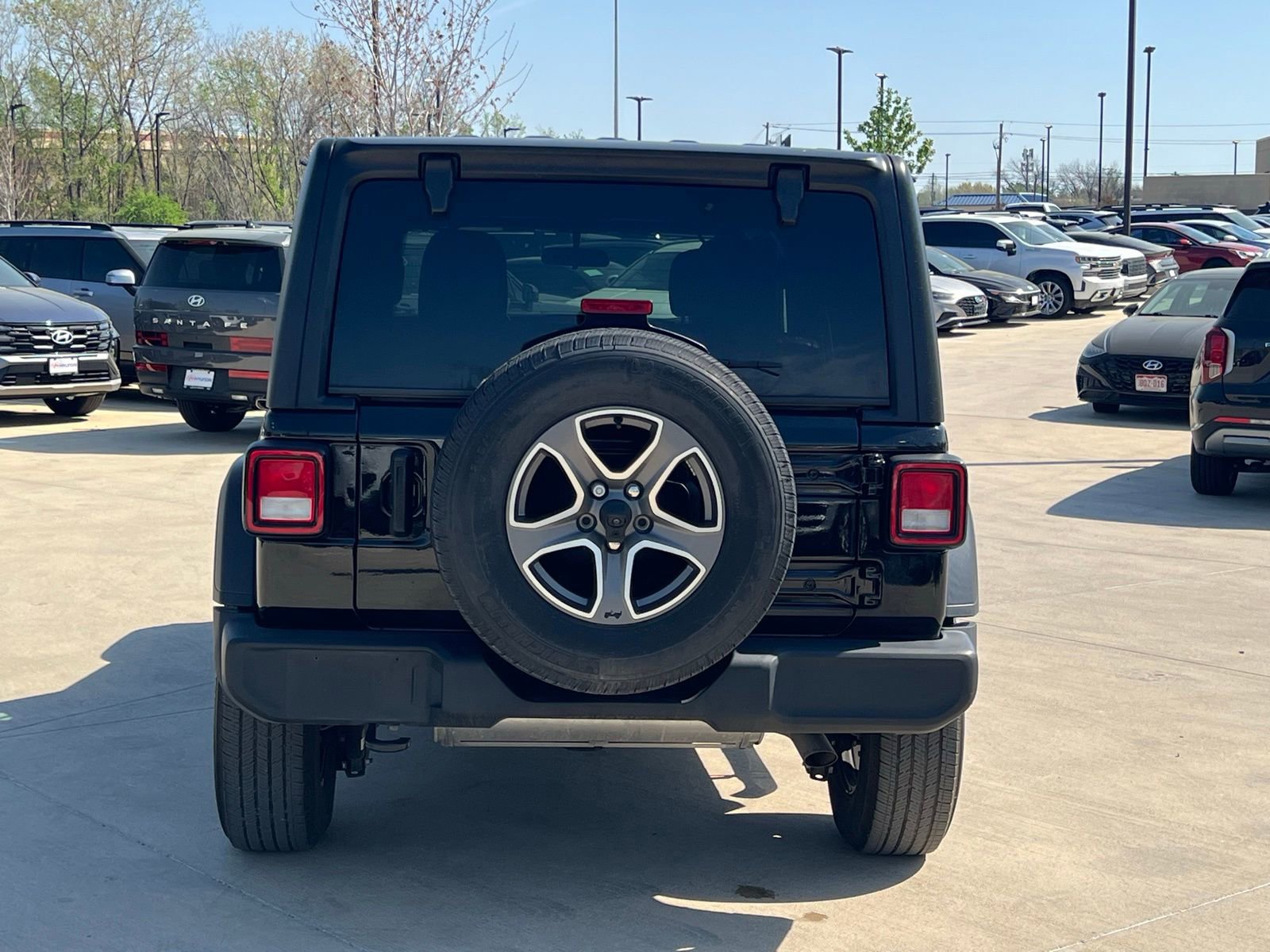 Used 2022 Jeep Wrangler Unlimited Sport image 11