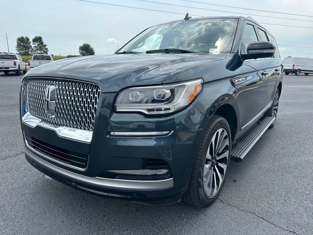 Used 2024 Lincoln Navigator Reserve image 4