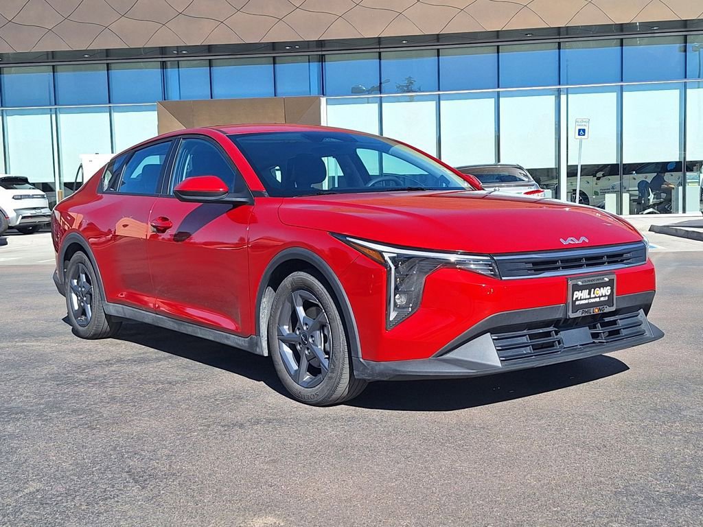 Used 2025 Kia K4 LXS image 1
