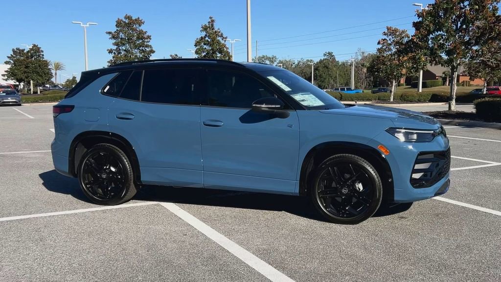 New 2026 Volkswagen Tiguan SE R-Line image 2