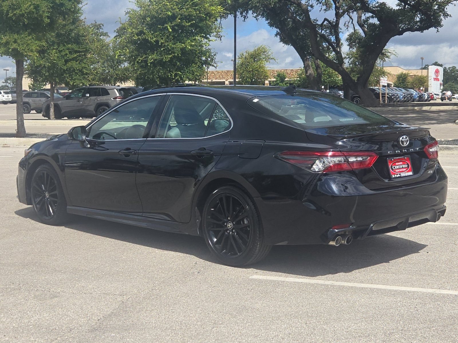 Used 2024 Toyota Camry XSE FWD image 3