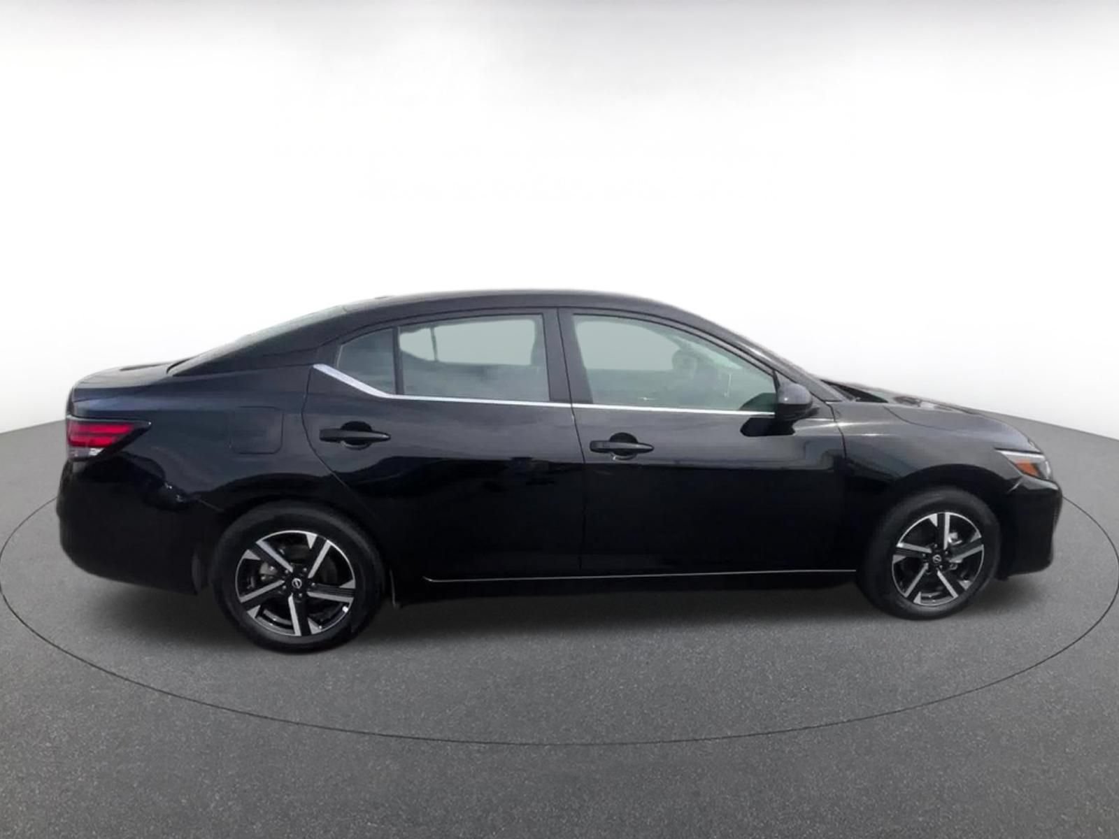 Used 2025 Nissan Sentra SV FWD image 16