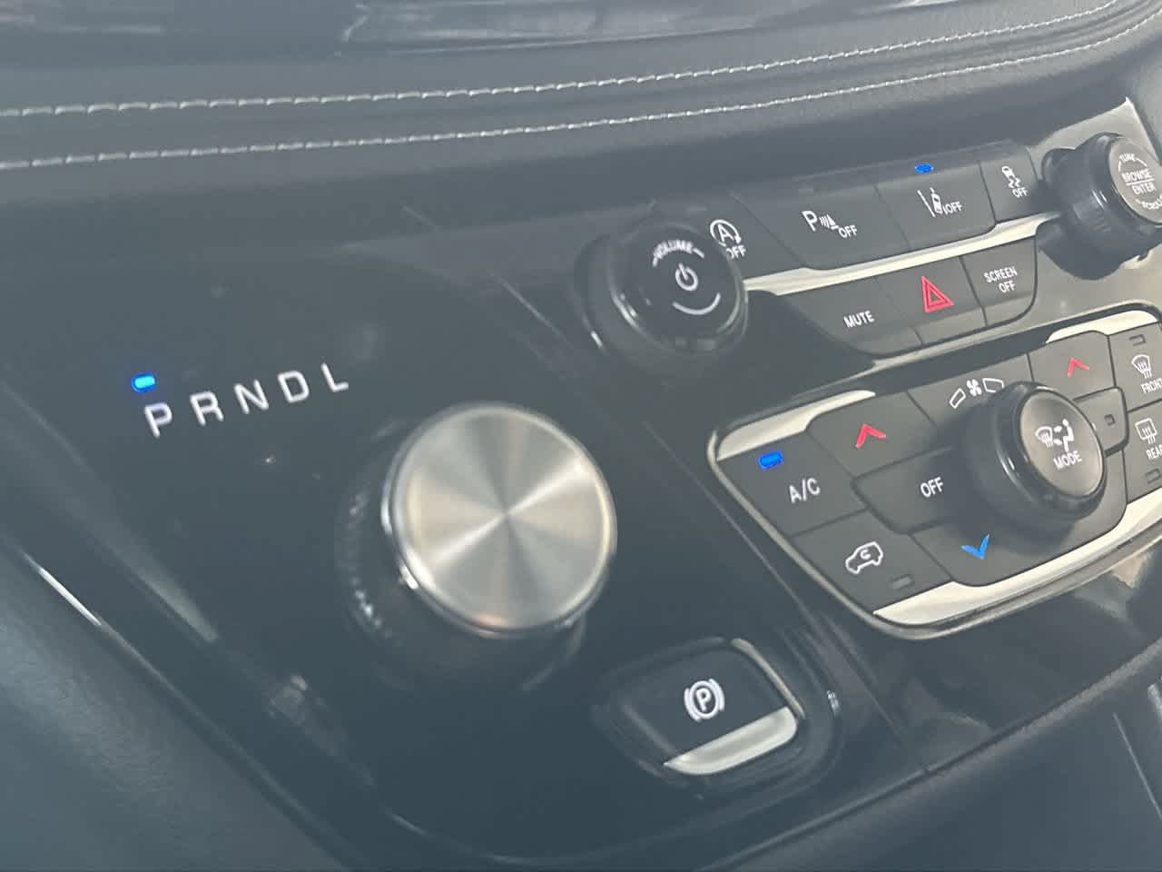 Used 2026 Chrysler Pacifica Limited FWD image 21