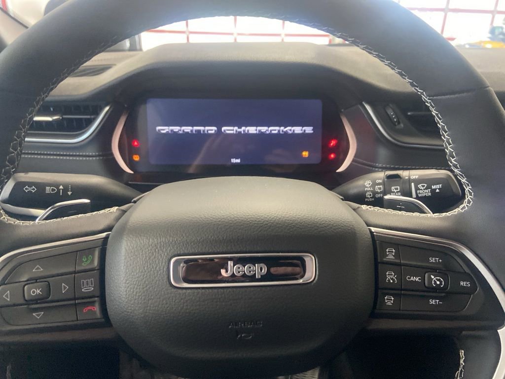 New 2025 Jeep Grand Cherokee Altitude image 26