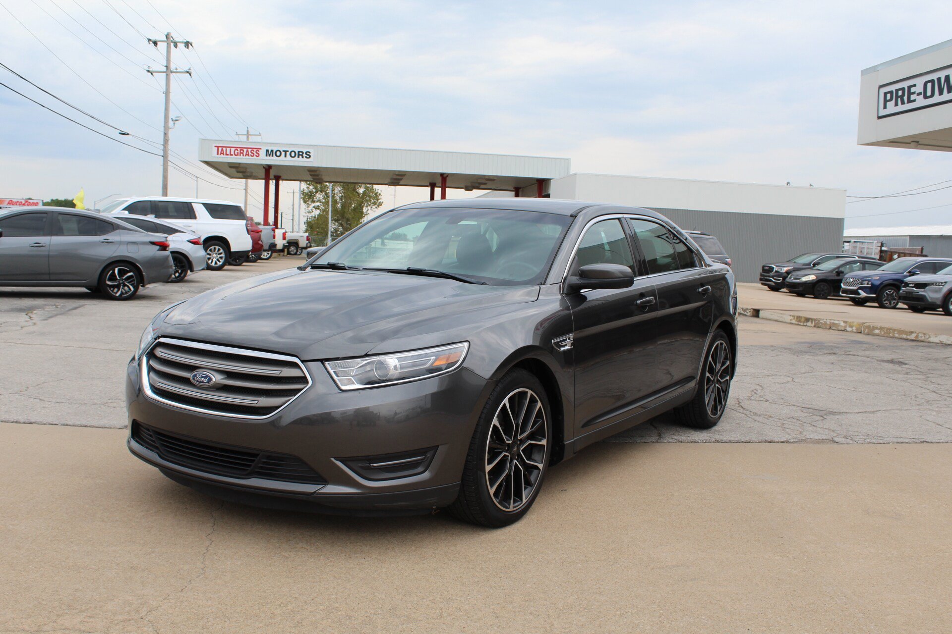 Used 2018 Ford Taurus SEL w/ Equipment Group 201A FWD image 10