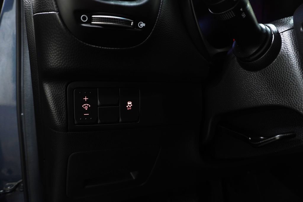Used 2016 Kia Soul + FWD image 19