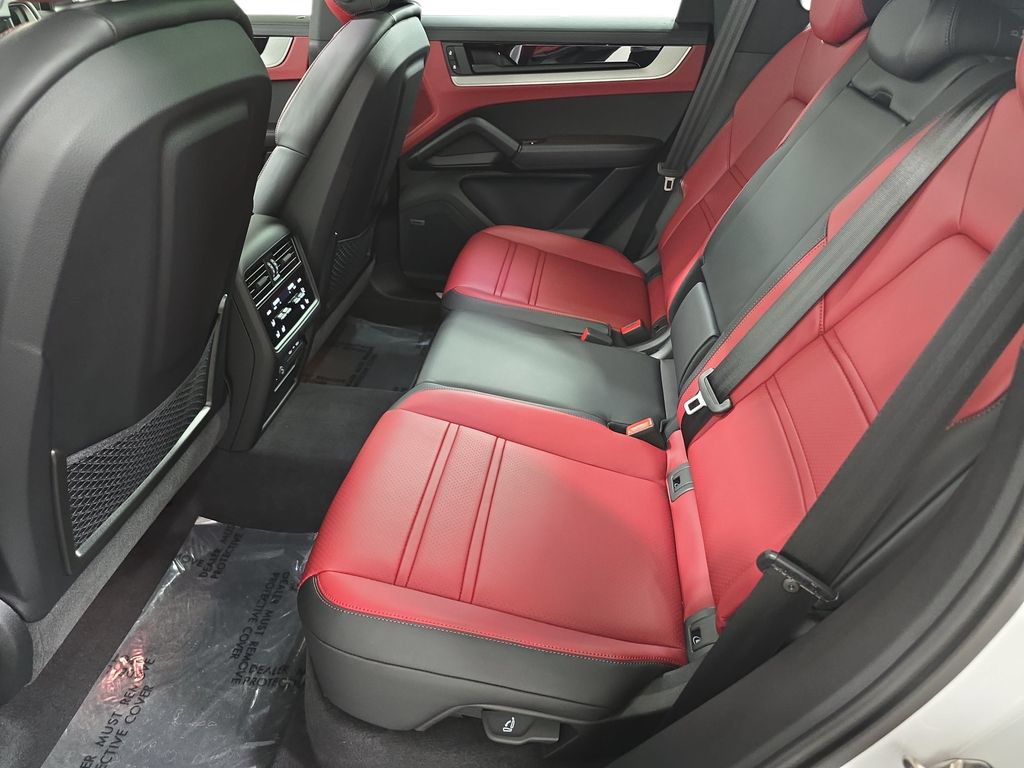 Certified 2026 Porsche Cayenne AWD/4WD image 24