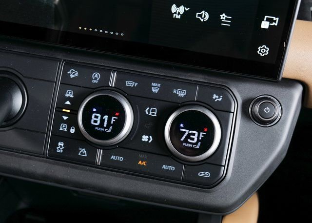 New 2026 Land Rover Defender 110 X-Dynamic SE image 14