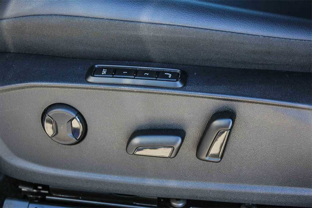 Used 2021 Volkswagen ID.4 Pro S w/ Gradient Package image 21