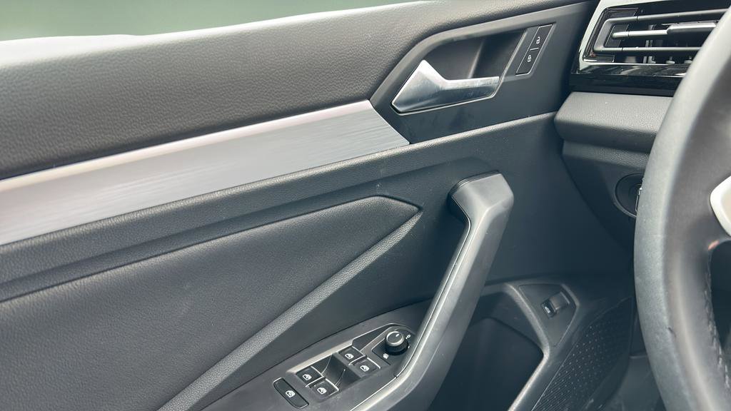 Used 2025 Volkswagen Jetta S image 18