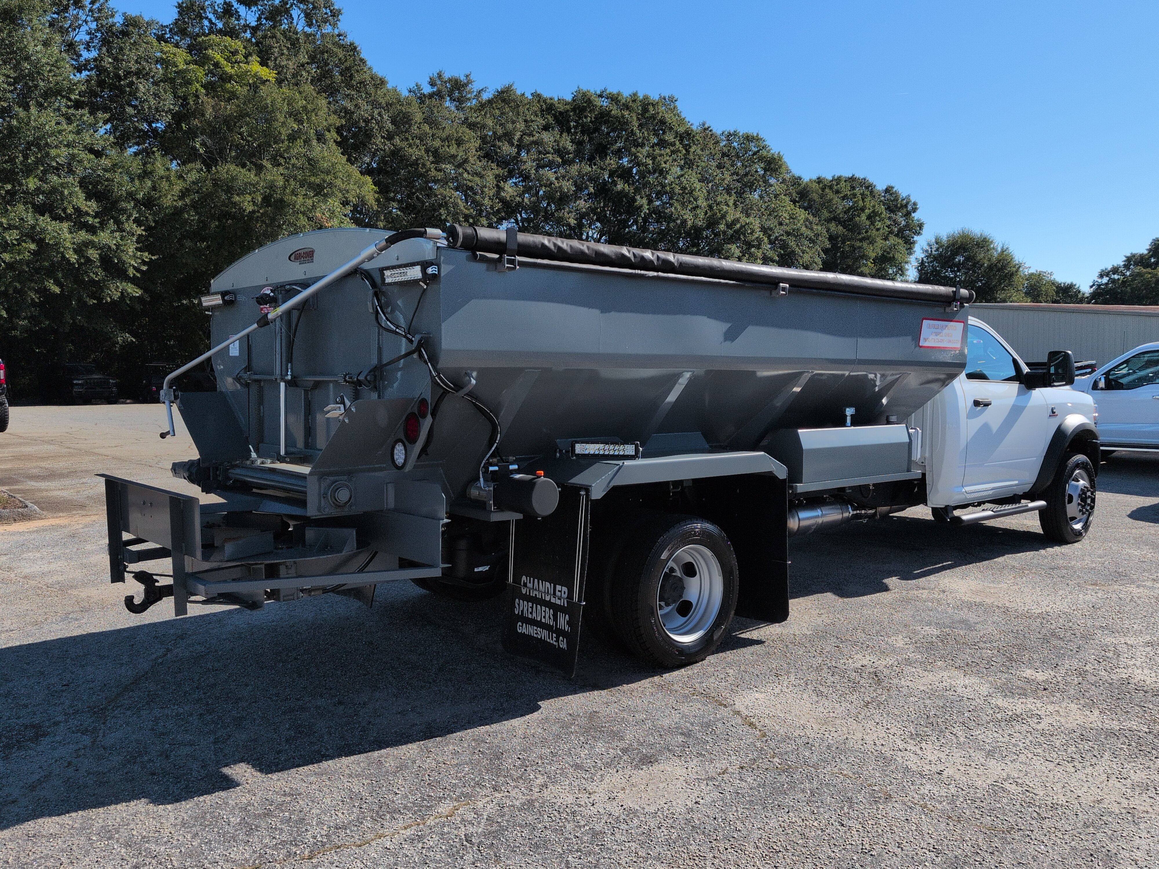 Used 2023 RAM 5500 Tradesman w/ Max Tow Package AWD/4WD image 3