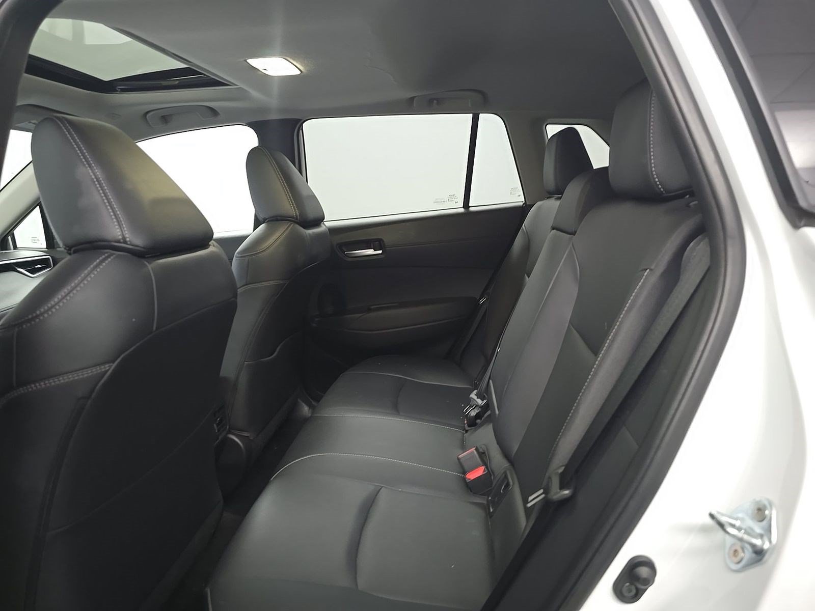 Used 2023 Toyota Corolla Cross XLE w/ Convenience Package FWD image 13