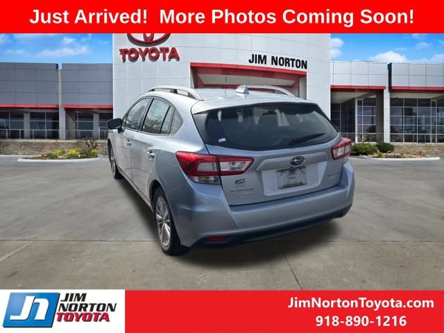 Used 2017 Subaru Impreza 2.0i Premium image 5