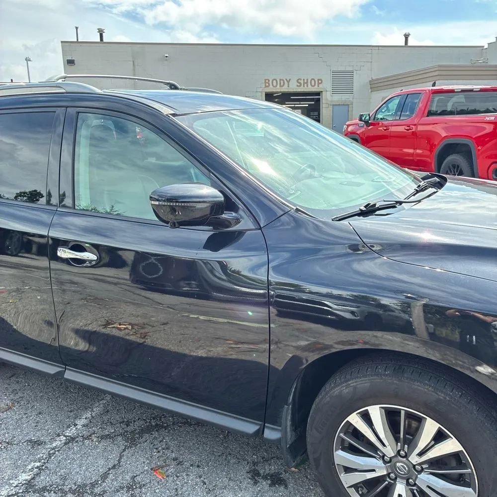 Used 2017 Nissan Pathfinder SL w/ SL Premium Package AWD/4WD image 13