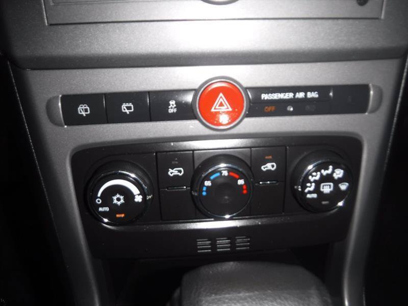 Used 2012 Chevrolet Captiva Sport LS FWD image 36