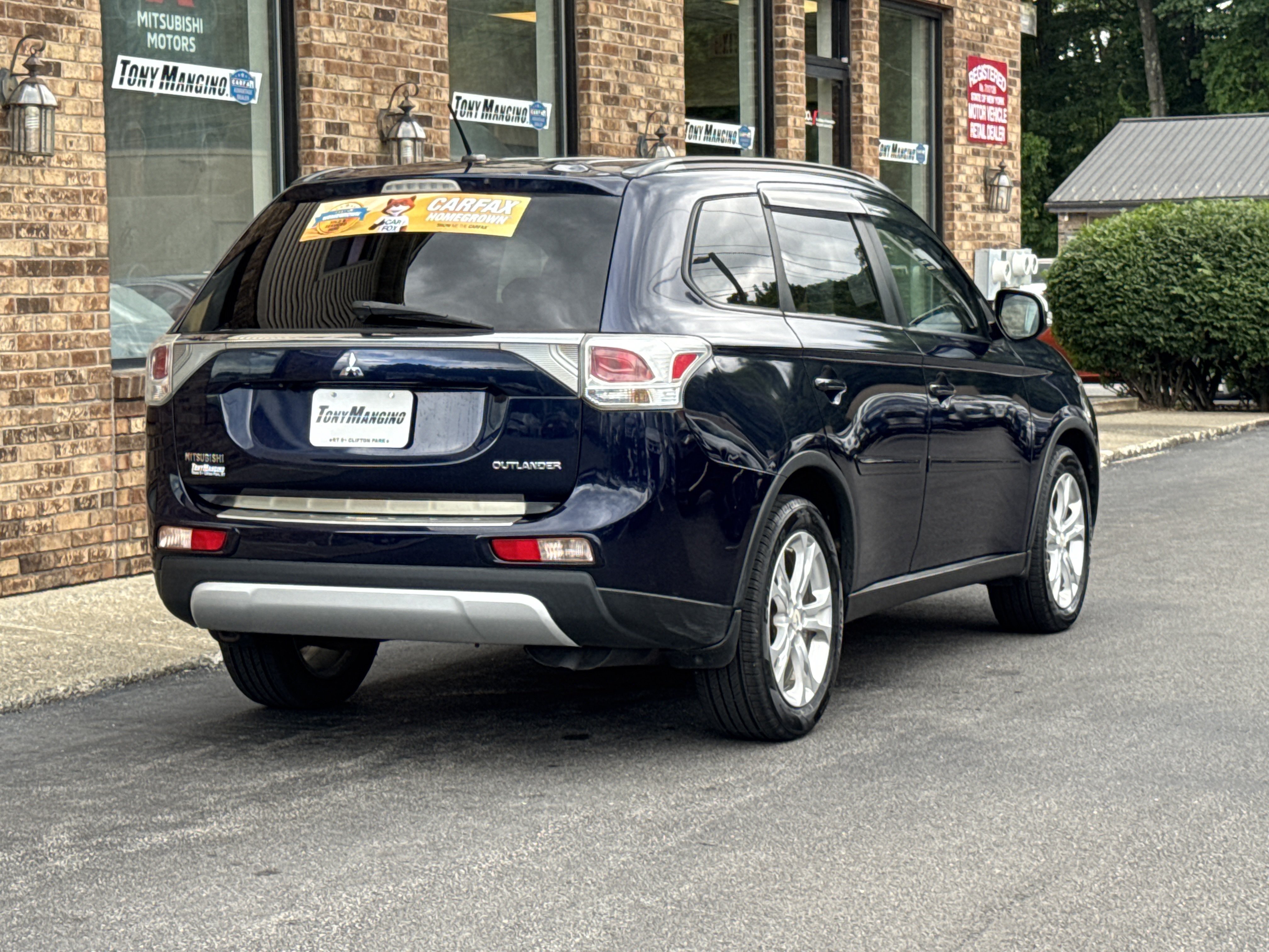 Used 2015 Mitsubishi Outlander SE AWD/4WD image 5